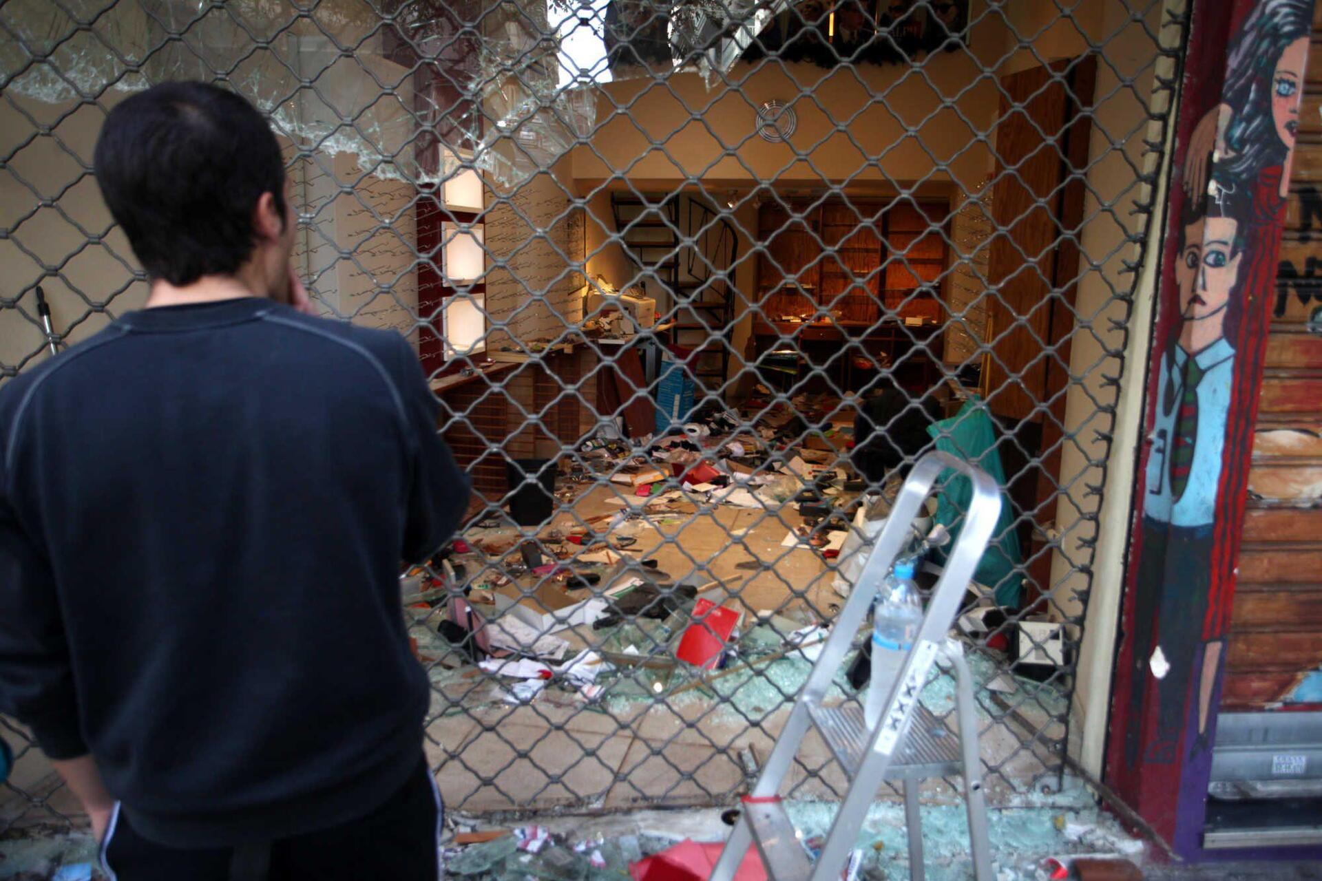Επερώτηση στον Τόσκα για τους «μπαχαλάκηδες» στα Εξάρχεια κατέθεσαν 17 βουλευτές της ΝΔ