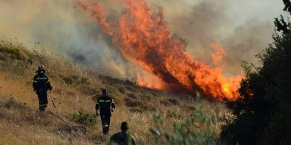 Υπό μερικό έλεγχο η φωτιά στην περιοχή των Σαχτουρίων Ρεθύμνου