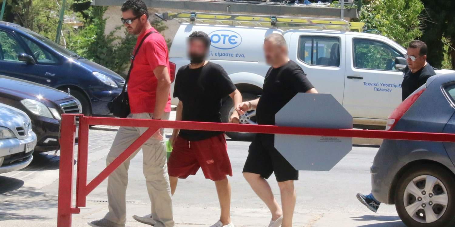 Στη δημοσιότητα οι φωτογραφίες του πα-τέρα που βίαζε το γιο του με το σύντροφό του [εικόνες]