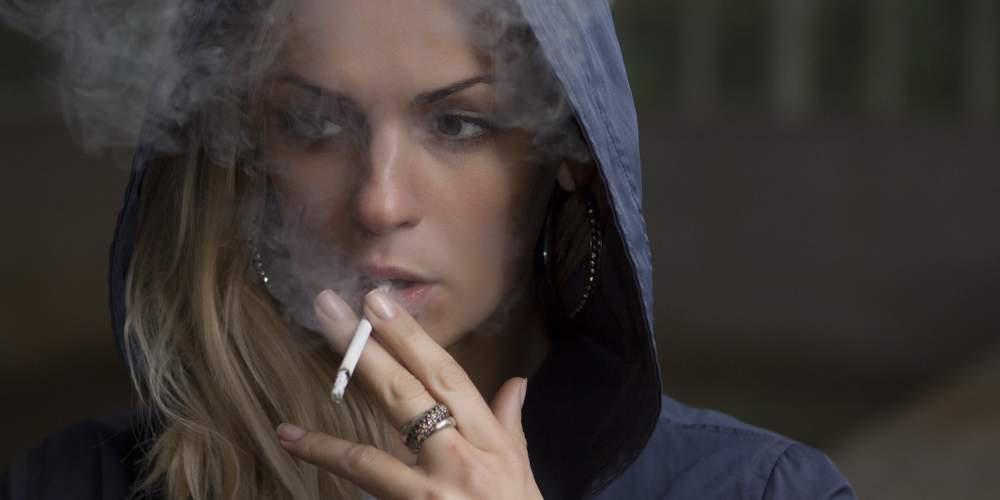 Μέχρι και 8 φορές μεγαλύτερος κίνδυνος εγκεφαλικού για τις καπνίστριες!