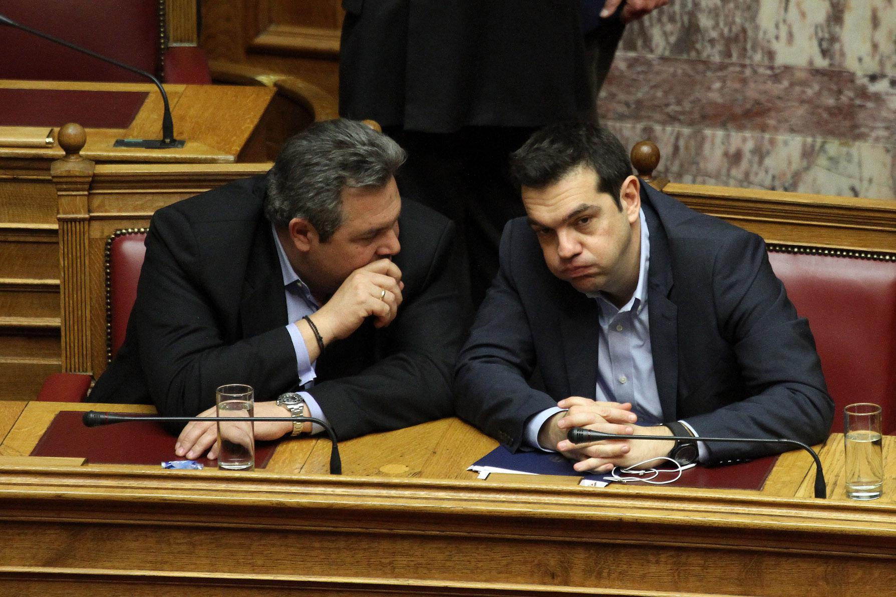 Διέλυσαν την οικονομία, επιδιώκουν ακυβερνησία