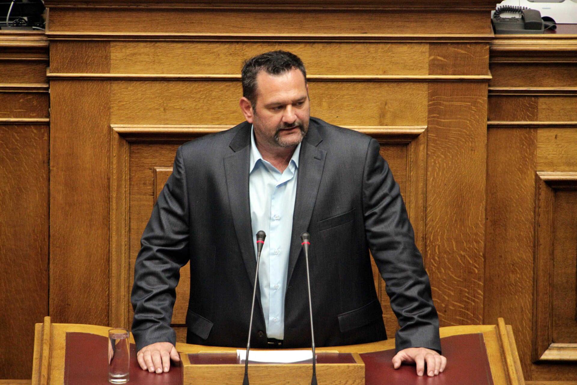 Σχηματίστηκε δικογραφία για την εισβολή των Χρυσαυγιτών σε σχολείο στο Πέραμα