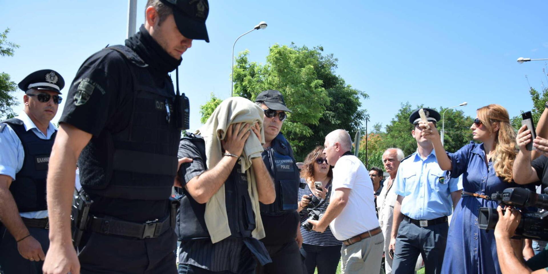Στο Αστυνομικό Τμήμα του Ολυμπιακού Χωριού μεταφέρθηκαν οι οκτώ Τούρκοι