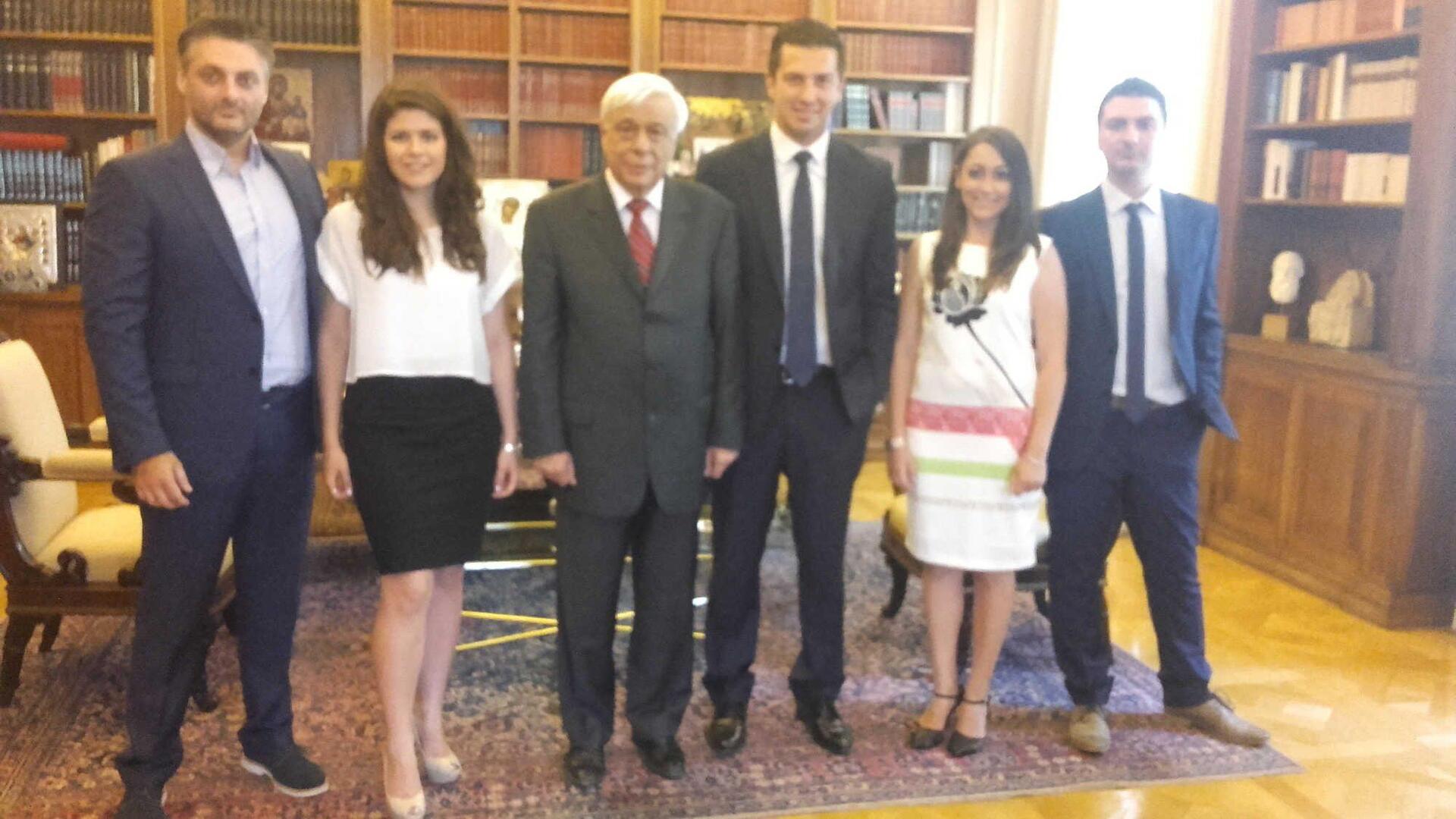 Ο Παυλόπουλος συνάντησε σπουδαστές της Εθνικής Σχολής Δημόσιας Διοίκησης και συζήτησαν για τον «μεγ