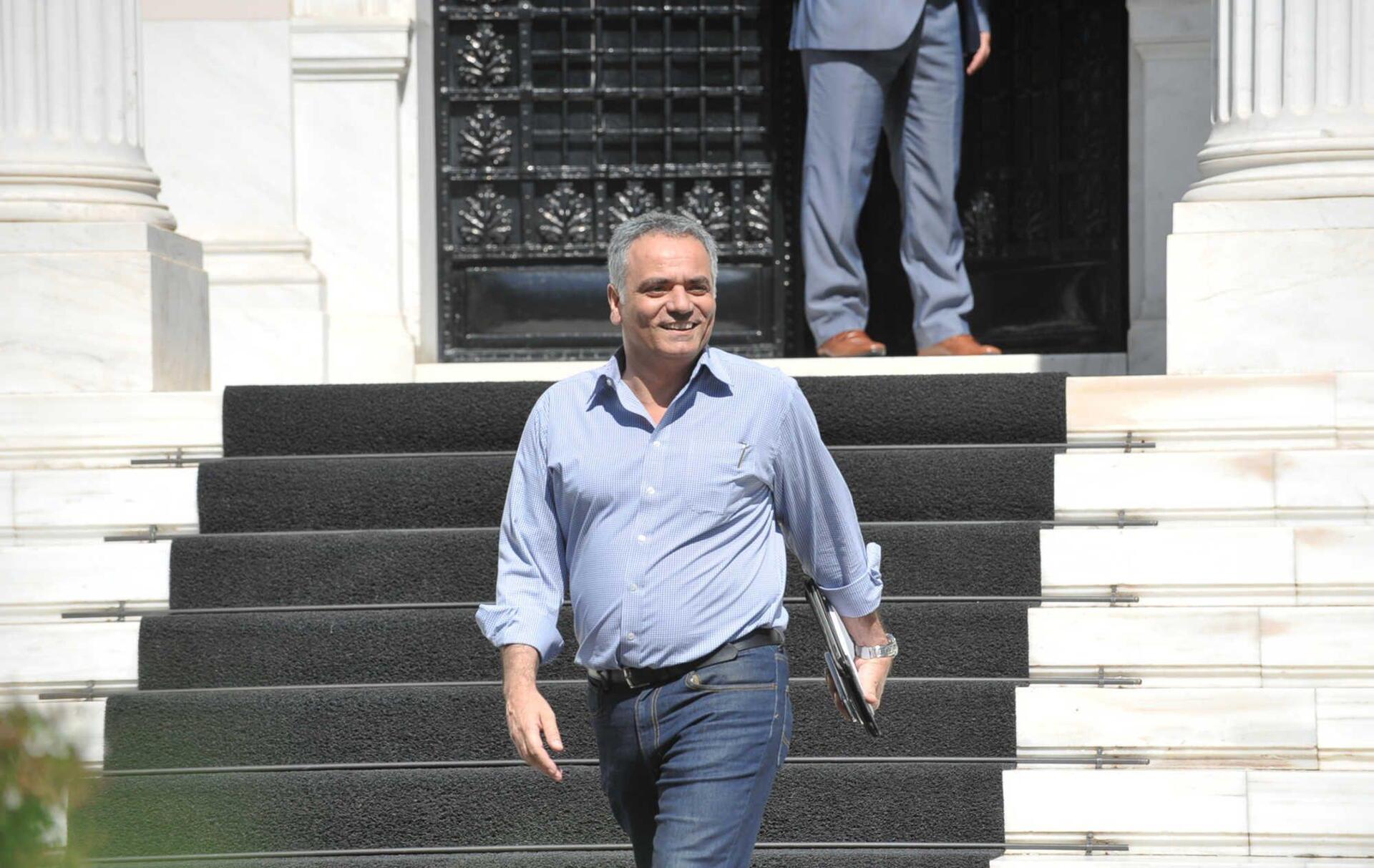 Σκουρλέτης: Φοβάμαι ότι θα πουληθεί «όσο-όσο» η ΔΕΗ – Θα πειθαρχήσω στην απόφαση