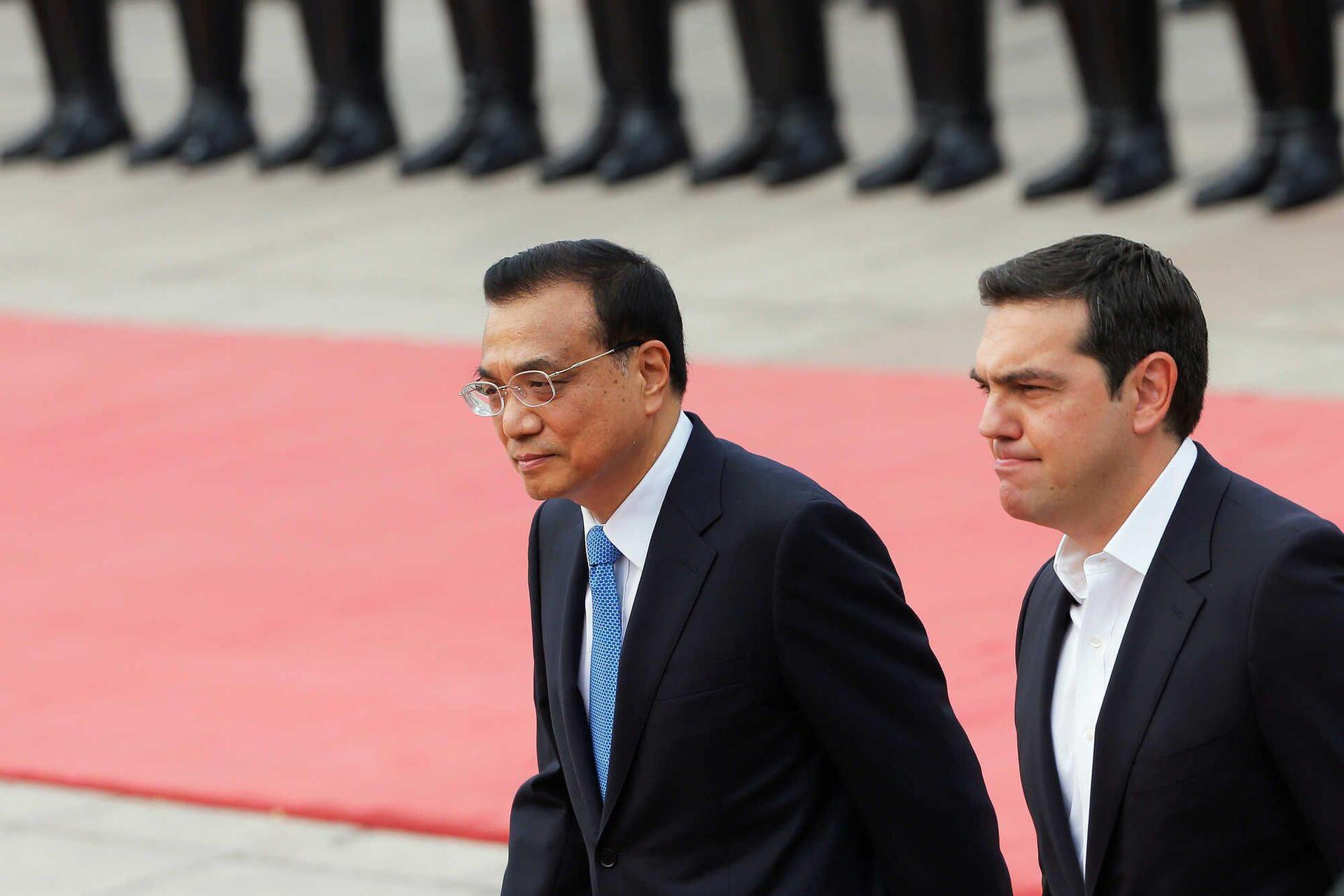 Η επίσκεψη Τσίπρα στην Κίνα με μια… άλλη ματιά