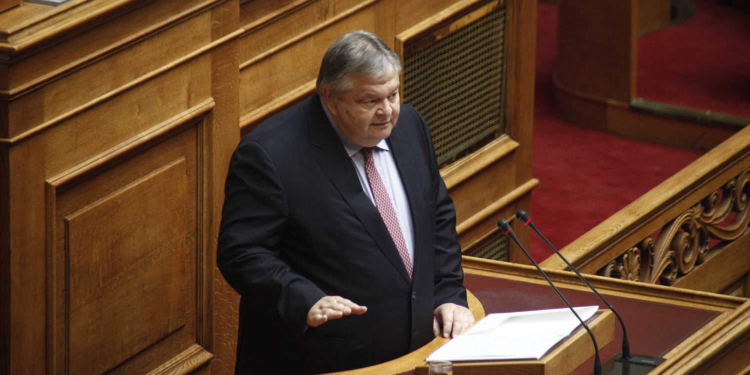 Βενιζέλος για Τσίπρα: Τα κάνει όλα με τρόπο πολιτικά πρωτόγονο