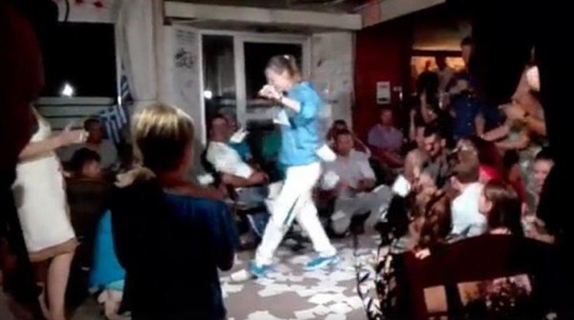 Το ζεϊμπέκικο της Ευδοκίας από την Άννα Κορακάκη [βίντεο]