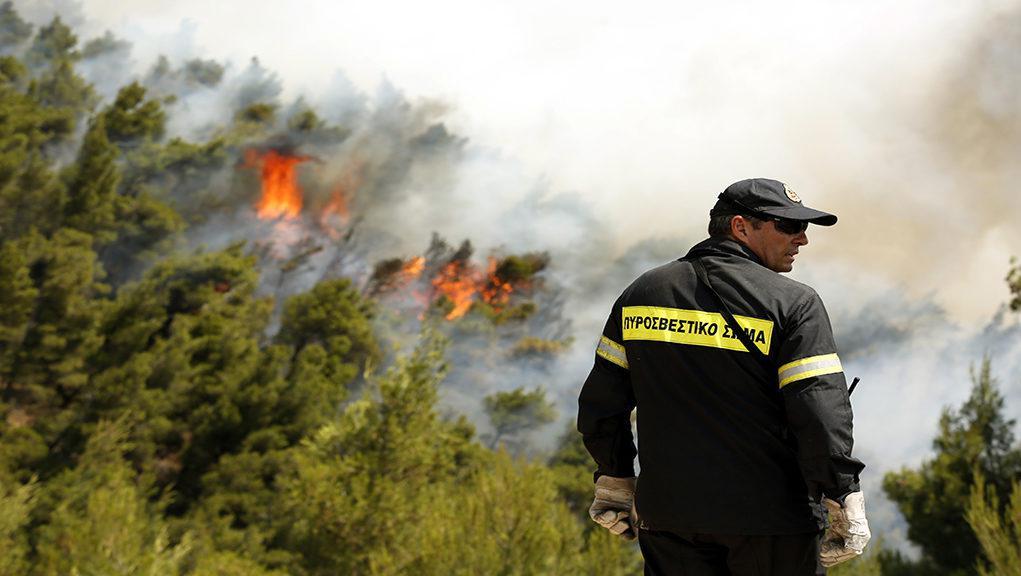 Φωτιά στα Χανιά – Επιχειρούν 16 πυροσβέστες