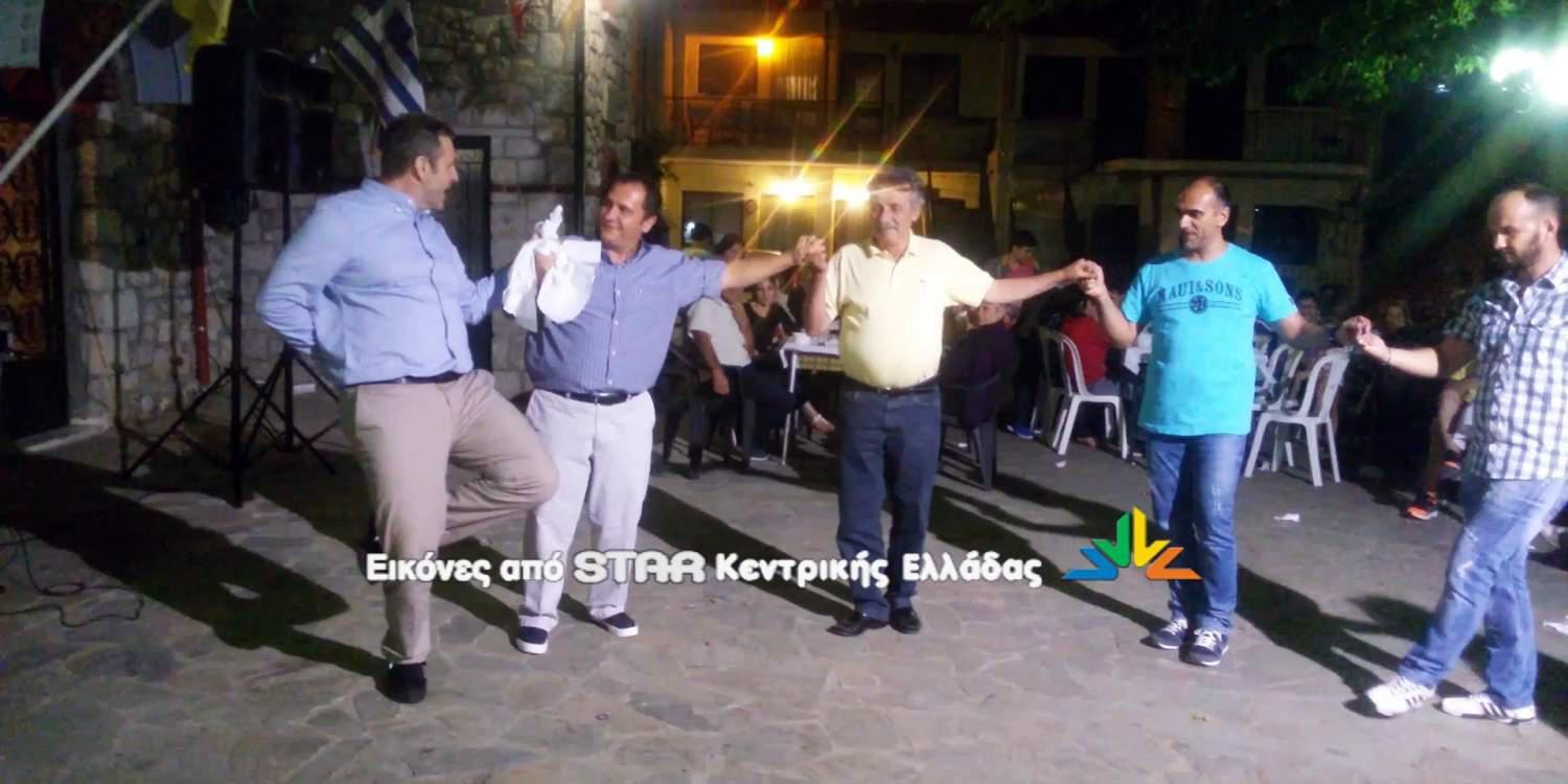Ο Γκλέτσος δείχνει πως χορεύεται το τσάμικο [βιντεο]