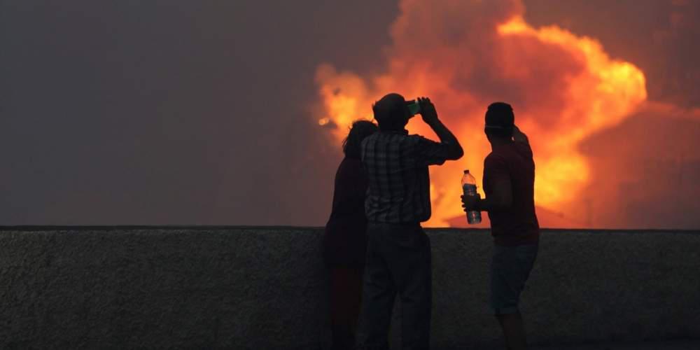 Viral: Η συγκλονιστική φωτογραφία με τους πυροσβέστες στην Πορτογαλία να κοιμούνται σαν άψυχες κούκλες [εικόνες]
