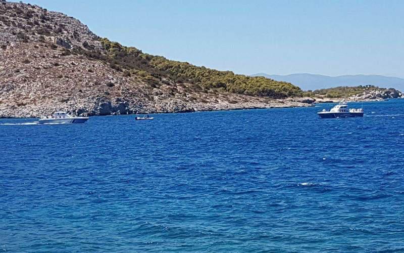 Σε απροσεξία αποδίδει το τραγικό δυστύχημα στην Αίγινα, ο 77χρονος κυβερνήτης του μοιραίου ταχύπλοου