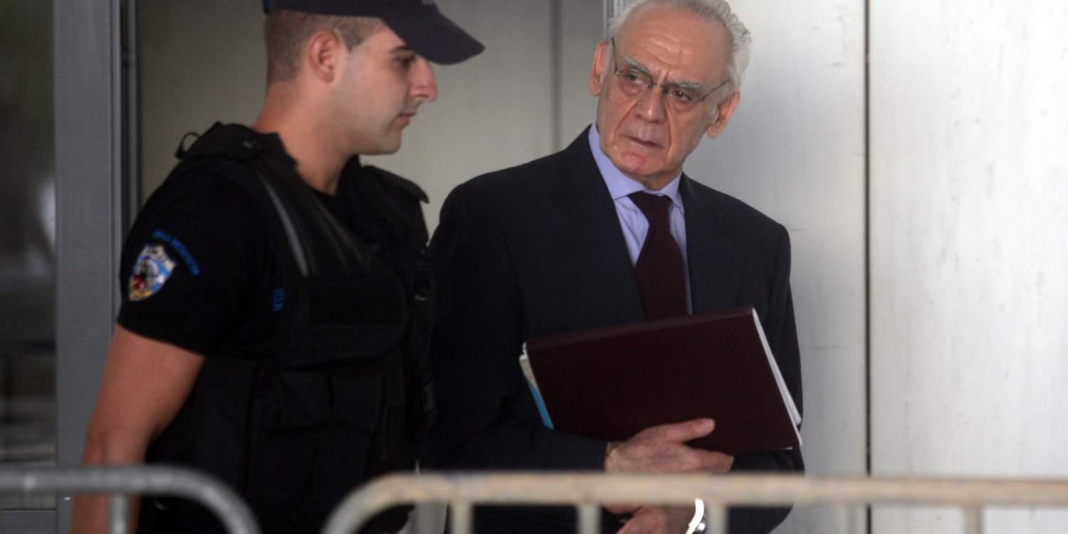 Ο δικηγόρος του βαρυποινίτη διαψεύδει τα περί ξυλοδαρμού του Άκη Τσοχατζόπουλου