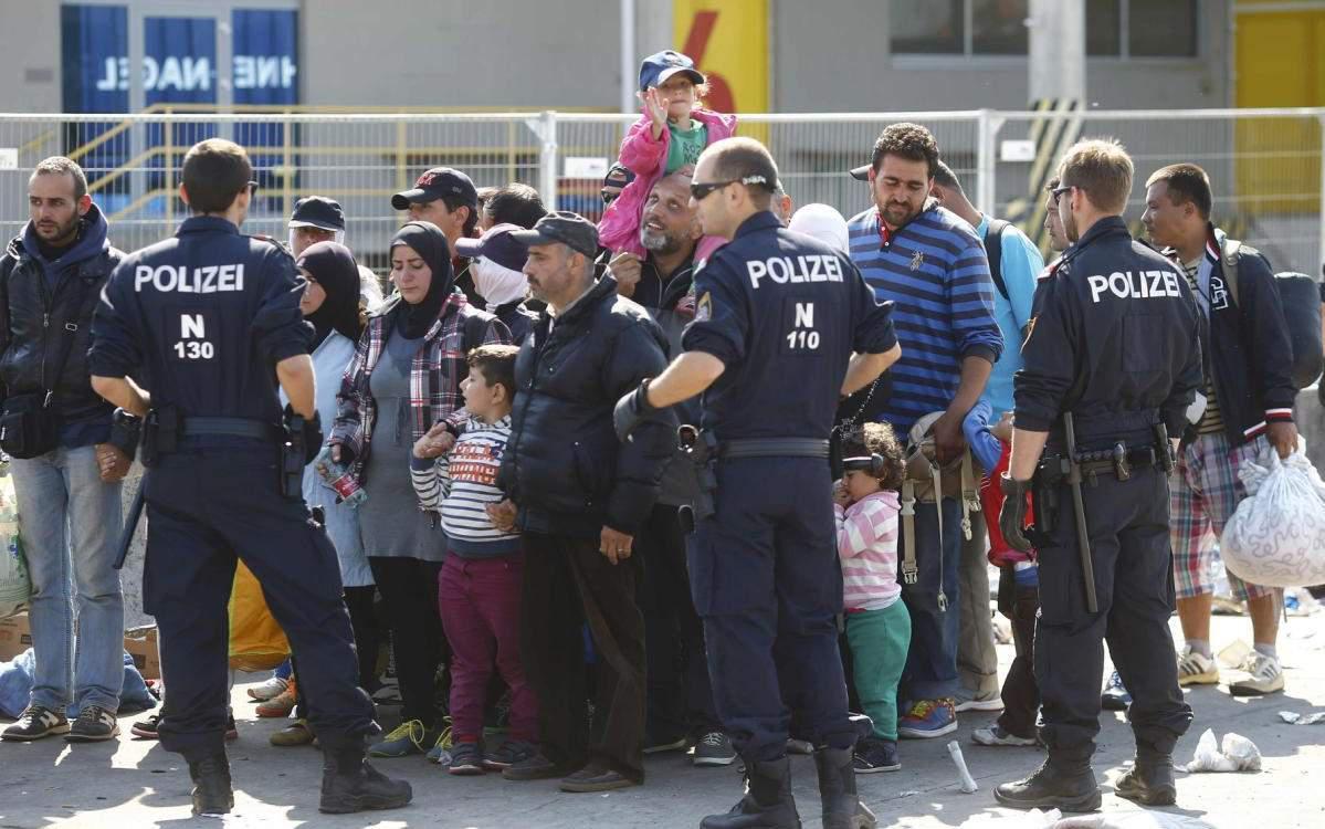 Οι βαυαρικές υπηρεσίες Πληροφοριών προειδοποιούν για «ομάδες κρούσης» του ISIS μαζί με πρόσφυγες