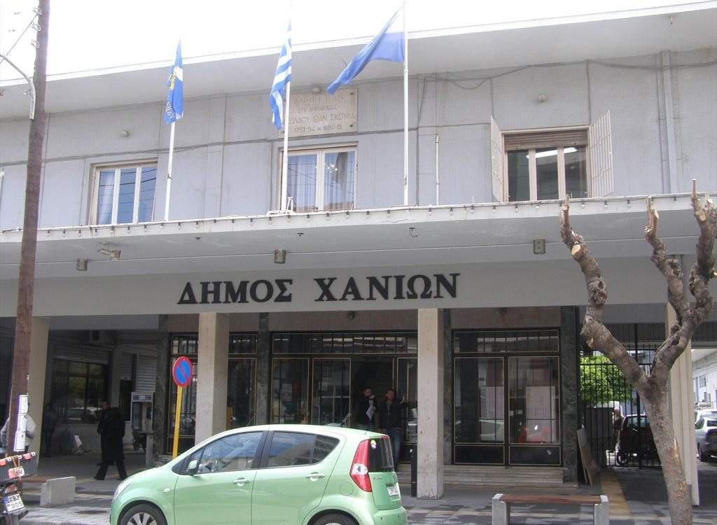 Χανιά: Μέτρα για την πάταξη της παράνομης αφισοκόλλησης