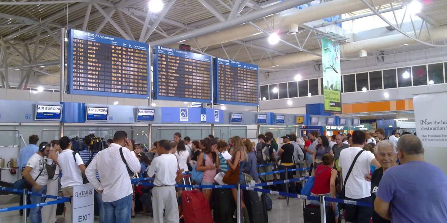 «Απογειώνεται» η επιβατική κίνηση στα ελληνικά αεροδρόμια