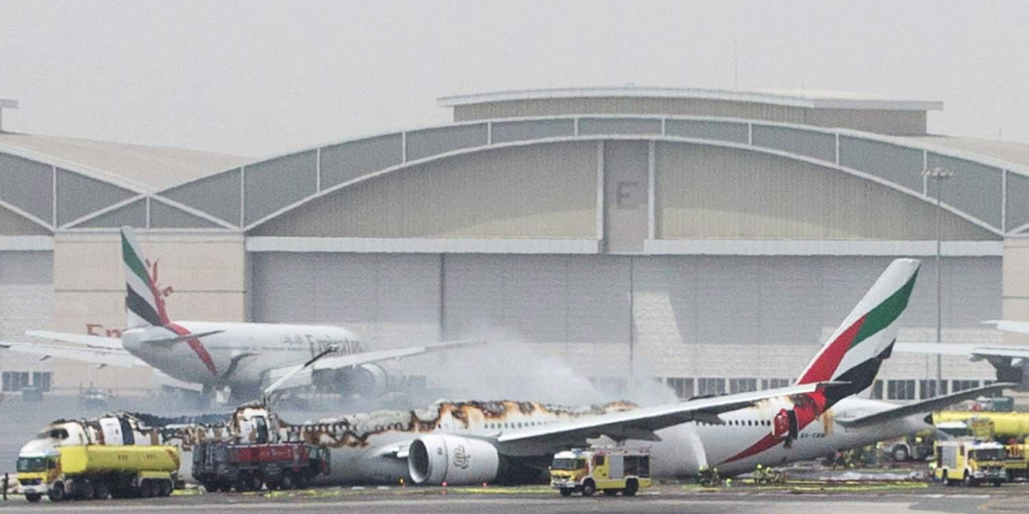 Boeing 777 προσέκρουσε στο αεροδρόμιο του Ντουμπάι – Σώοι οι 275 επιβαίνοντες [βίντεο]