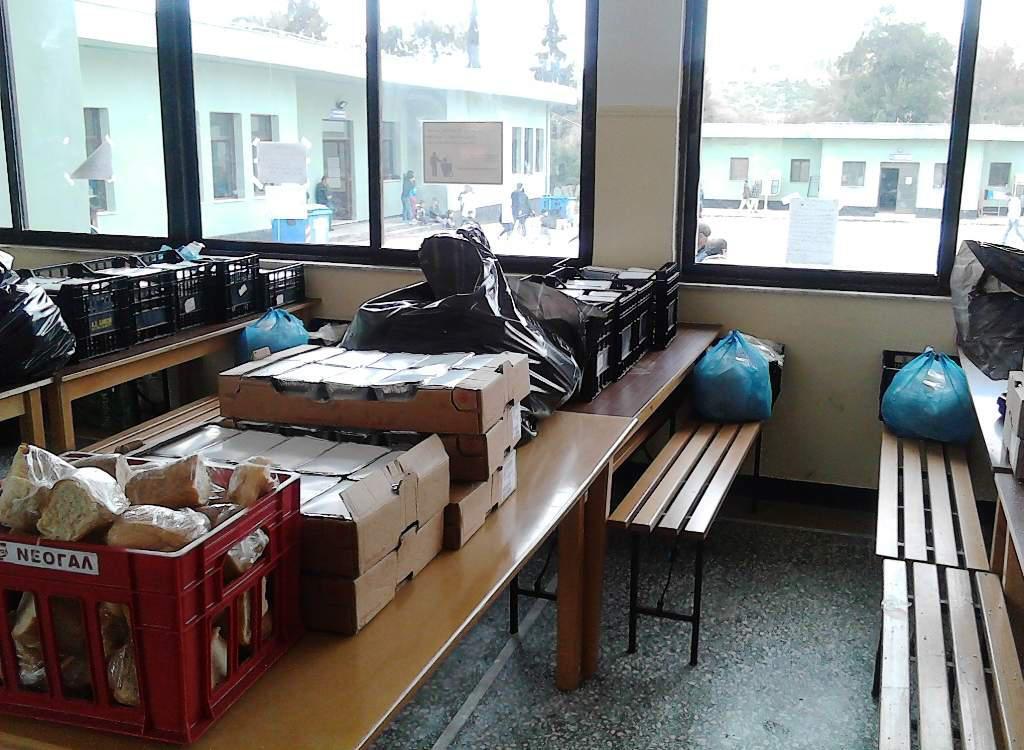 Αιφνιδιαστικοί έλεγχοι στα κέντρα προσφύγων για την ποιότητα του φαγητού που διανέμεται