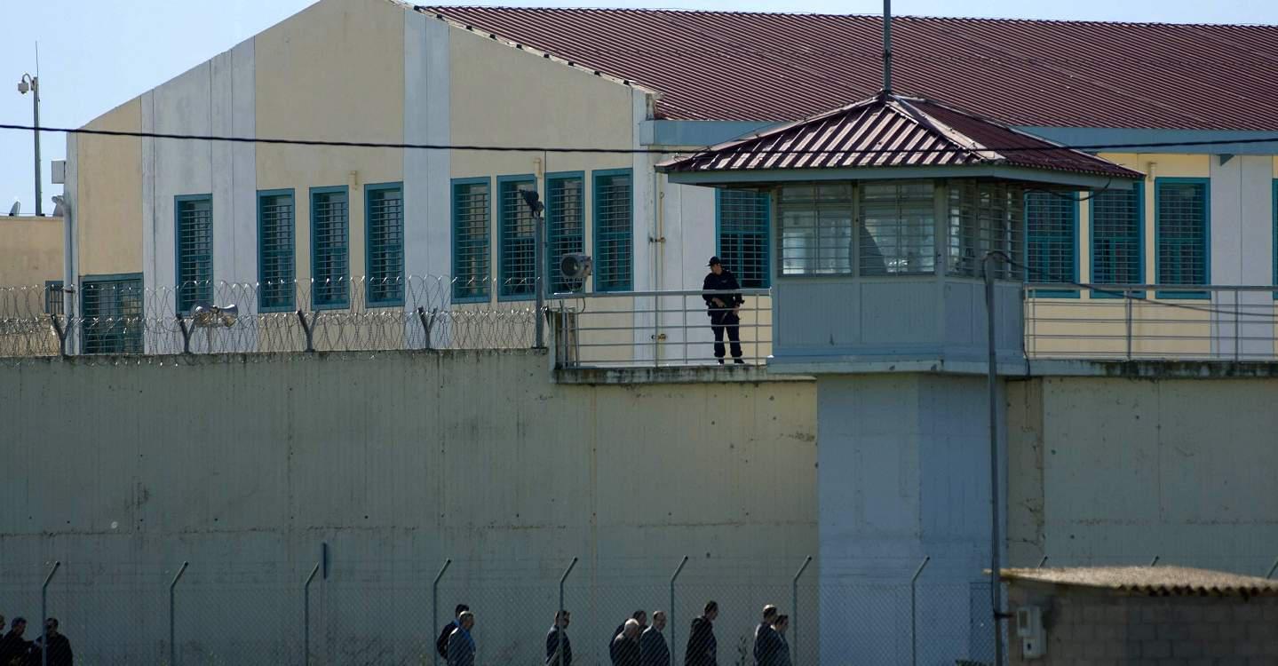 Συμπλοκή στις φυλακές Τρικάλων – Τρεις κρατούμενοι στο νοσοκομείο