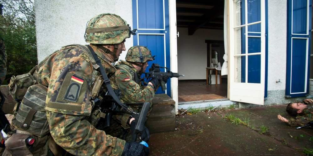 Γερμανία : Η στρατιωτική θητεία διχάζει τους Γερμανούς