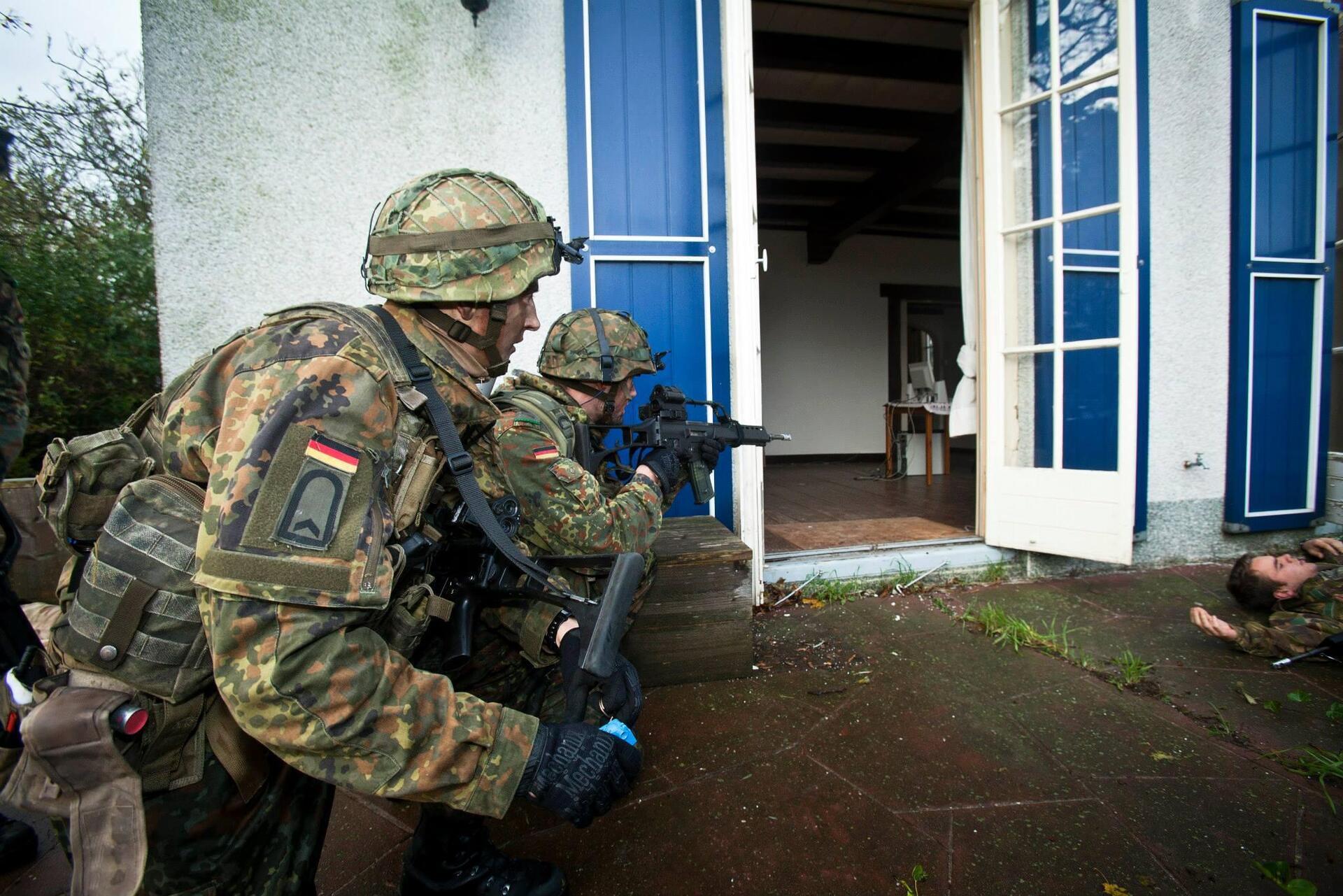 Γερμανία : Η στρατιωτική θητεία διχάζει τους Γερμανούς