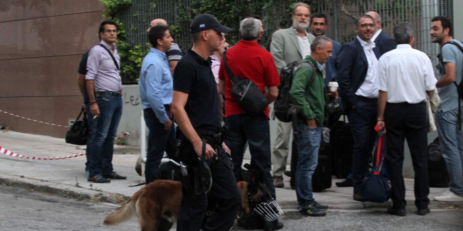 «Πόκερ» για τις 4 άδειες: 8 «μνηστήρες» και πολλά εκατομμύρια