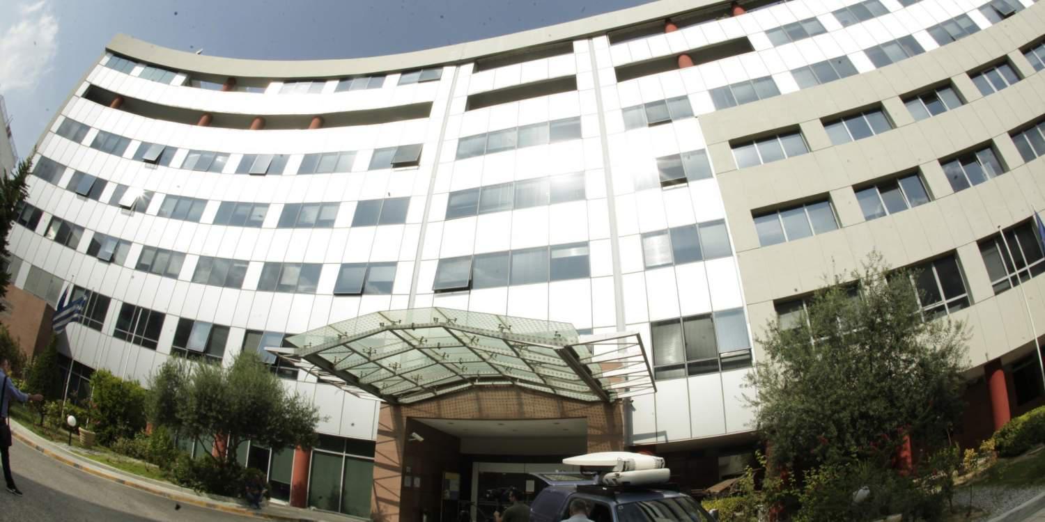 NYT: Ο ΣΥΡΙΖΑ φαίνεται να παίρνει μέτρα κατά του «τριγώνου της διαπλοκής»