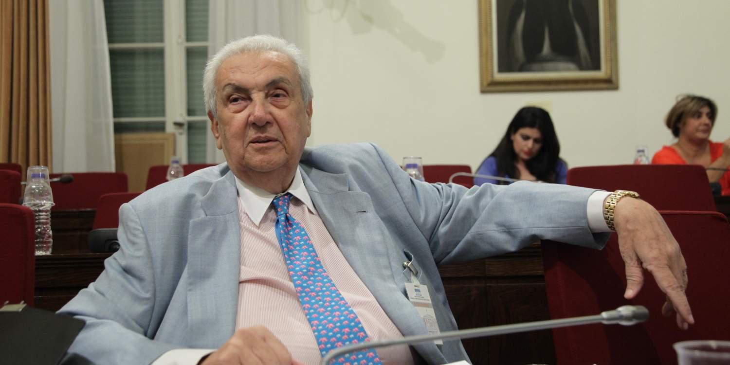 Άγριο επεισόδιο Κασιδιάρη-Κοντομηνά στην Βουλή
