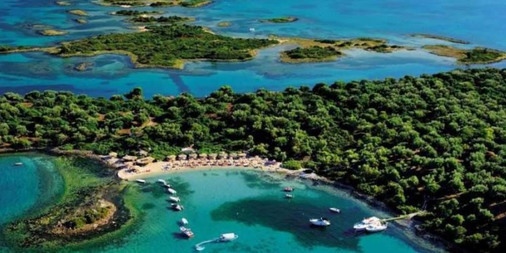 Ιδού οι «ελληνικές Μπαχάμες»: Τιρκουάζ νερά και χρυσή άμμος που βάζουν κάτω τις… αυθεντικές! [εικόνες&βίντεο]