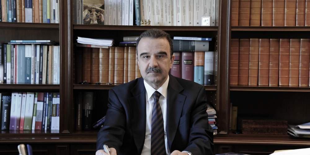Μαντζουράνης: Από την Χούντα, στο σκάνδαλο Κοσκωτά και στις τηλεοπτικές άδειες