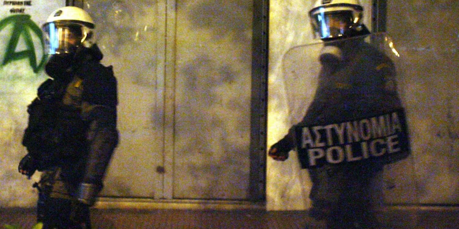 Επίθεση με μολότοφ τα ξημερώματα σε διμοιρία των ΜΑΤ