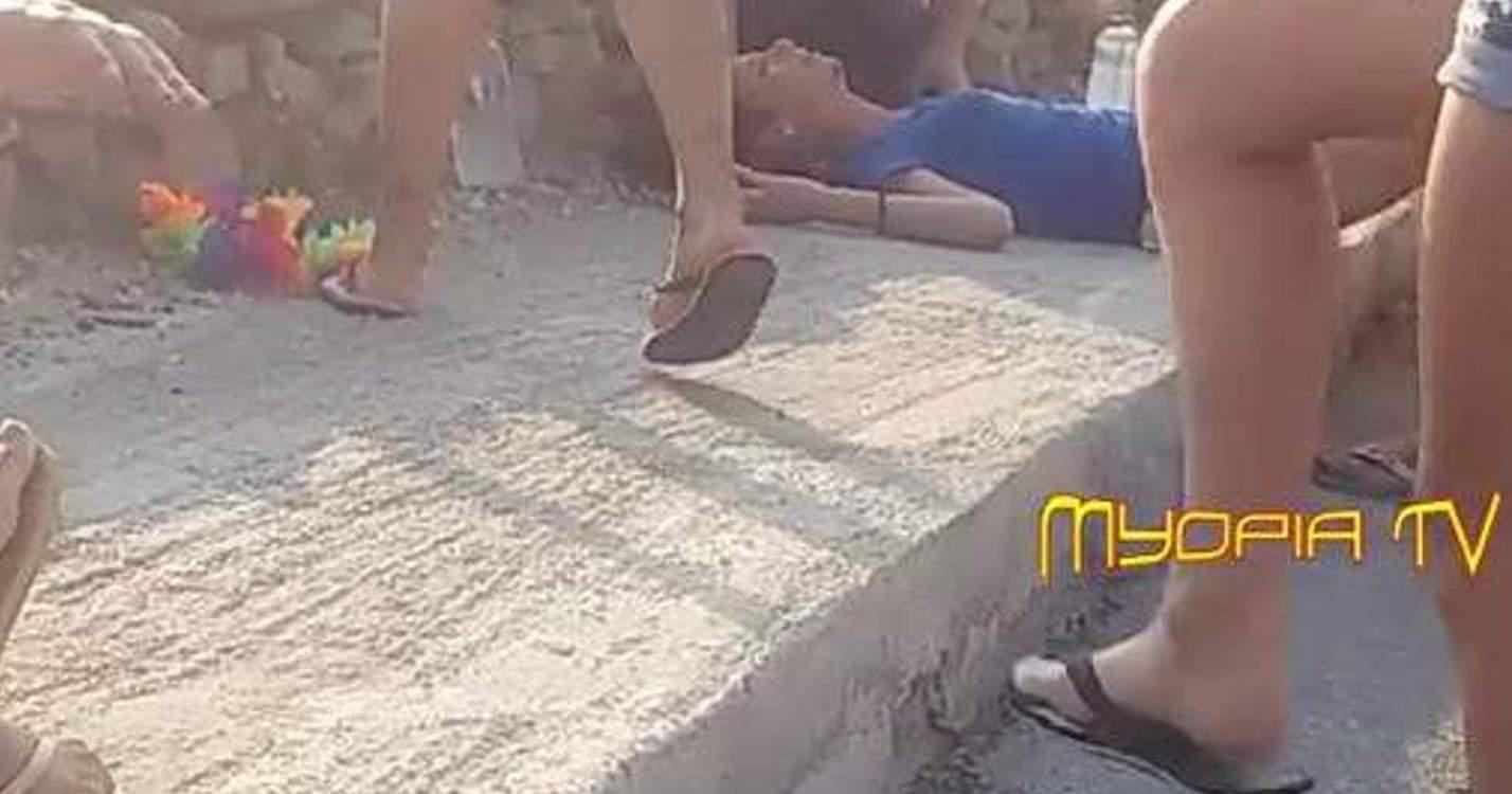 Σκληρές εικόνες από το «θανατηφόρο παιχνίδι» με τις γουρούνες στην Μύκονο [βίντεο]