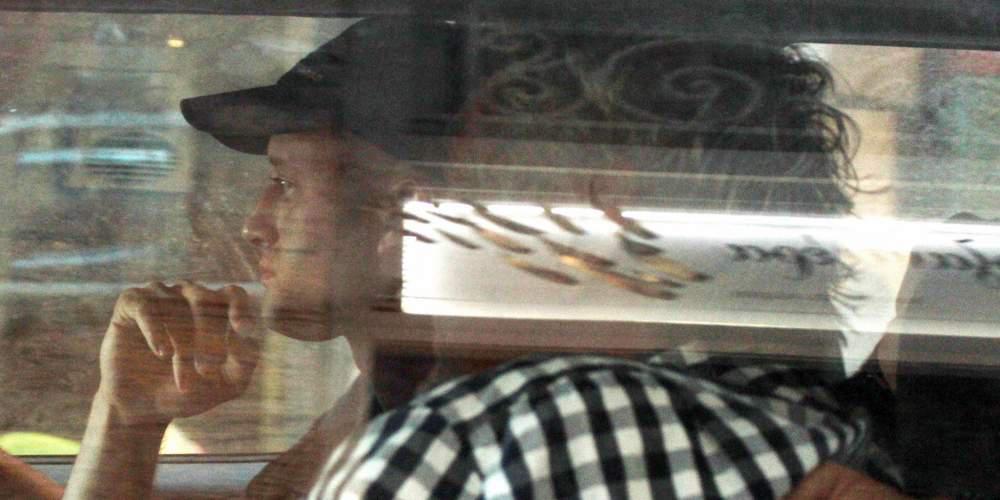 Έφτασε στα δικαστήρια Πειραιά ο χειριστής του ταχύπλοου