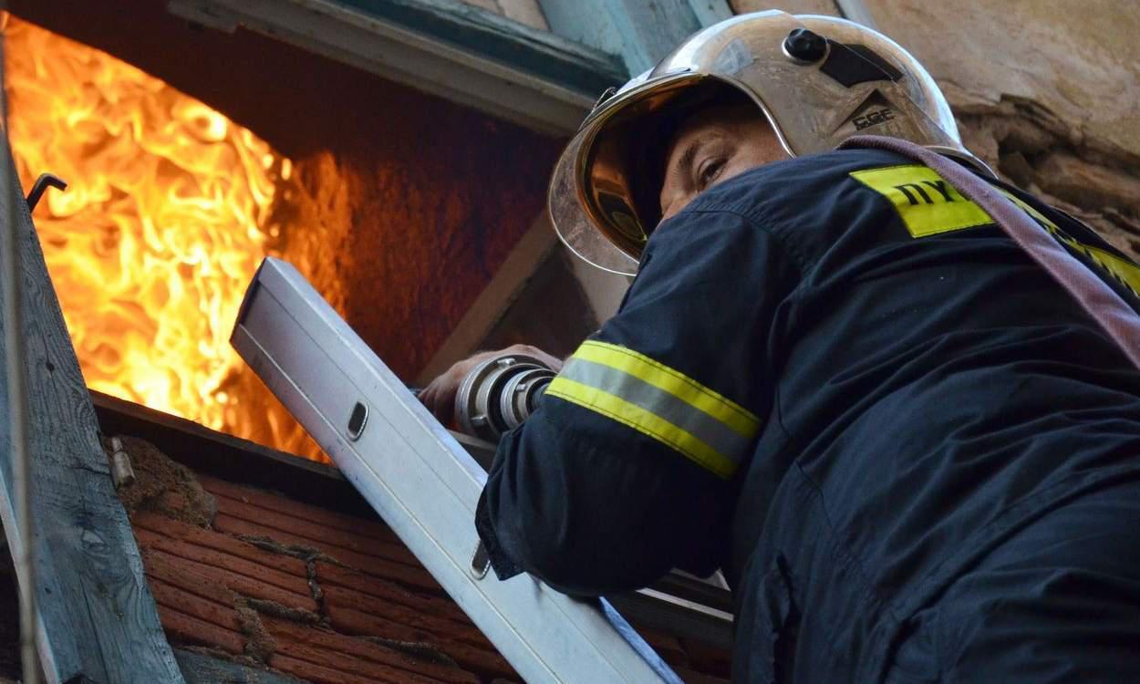 Πυρκαγιά σε γραφεία εταιρείας στην Μεσογείων