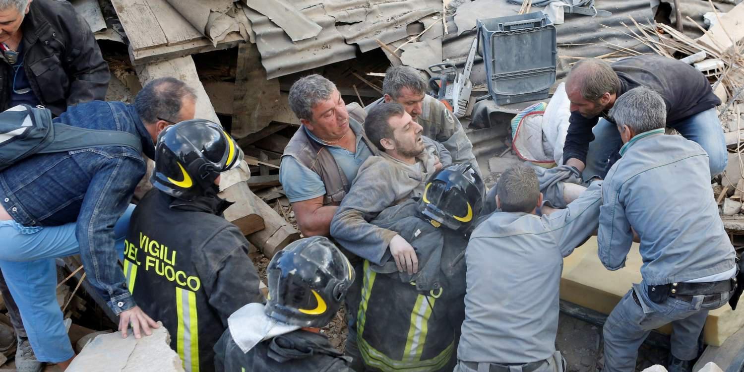 Στα 6 Ρίχτερ υπολογίζουν οι σεισμολόγοι τώρα τον σεισμό στην Ιταλία