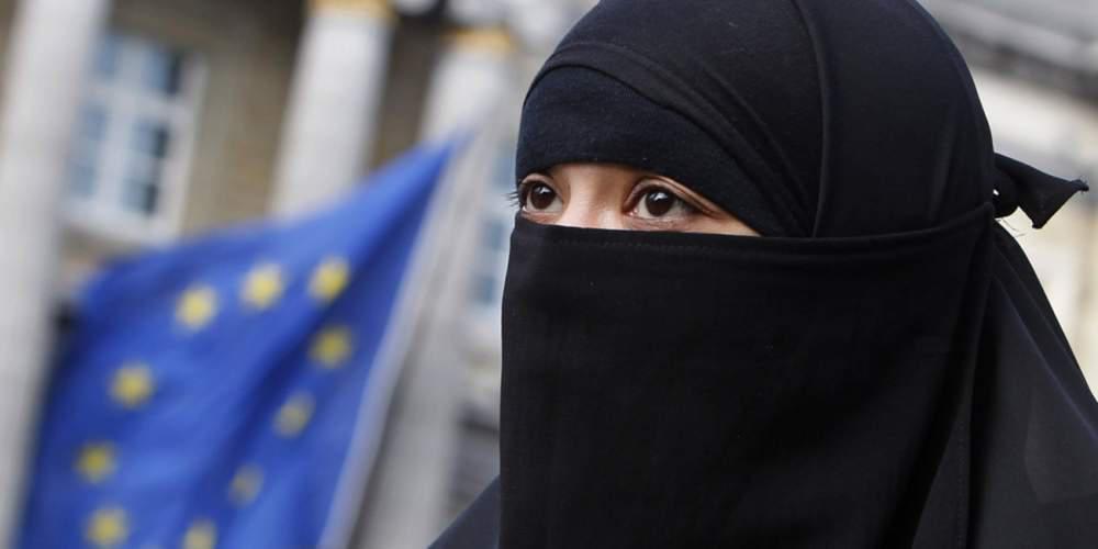 Υπέρ της απαγόρευσης της μπούρκας το 81% των Γερμανών