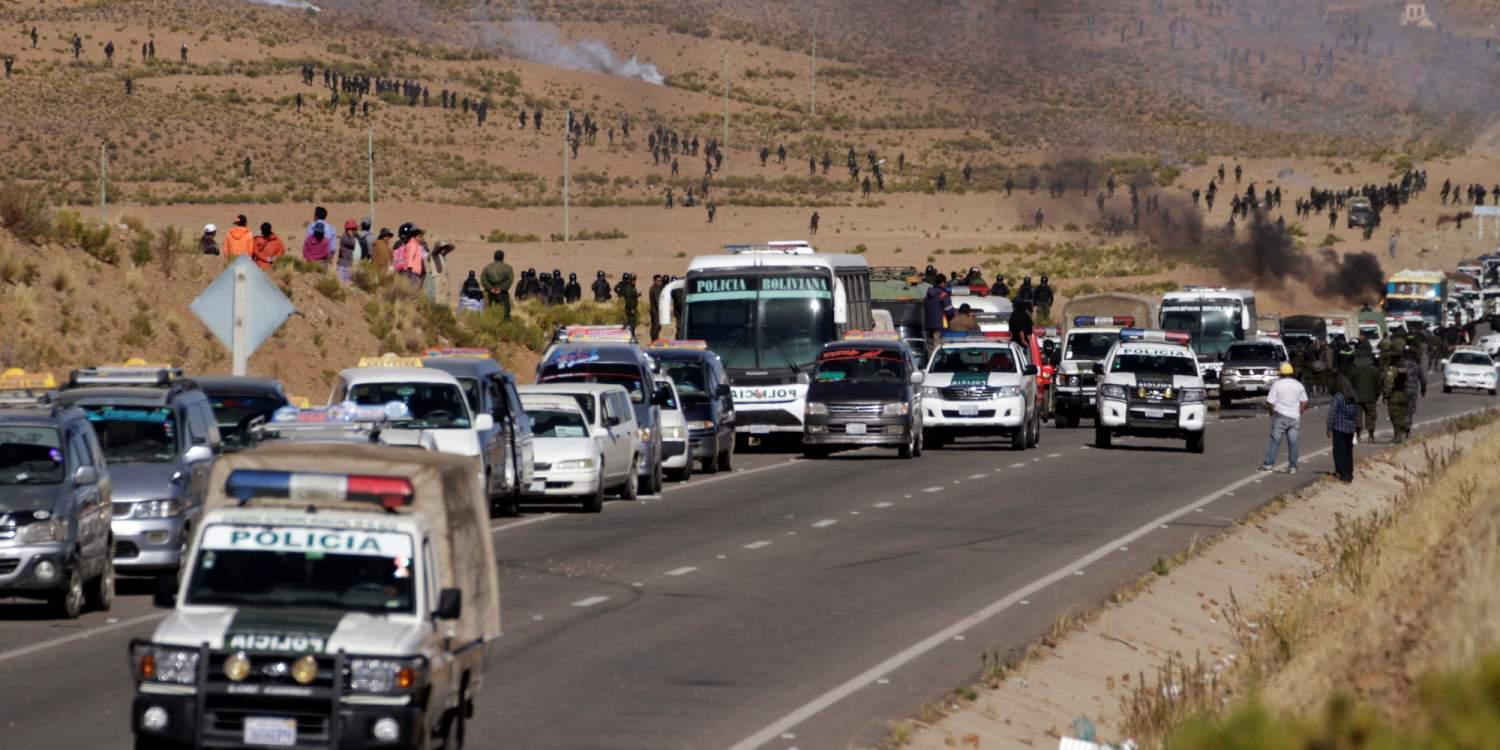 Απεργοί ξυλοκόπησαν μέχρι θανάτου υπουργό στην Βολιβία [εικόνες]