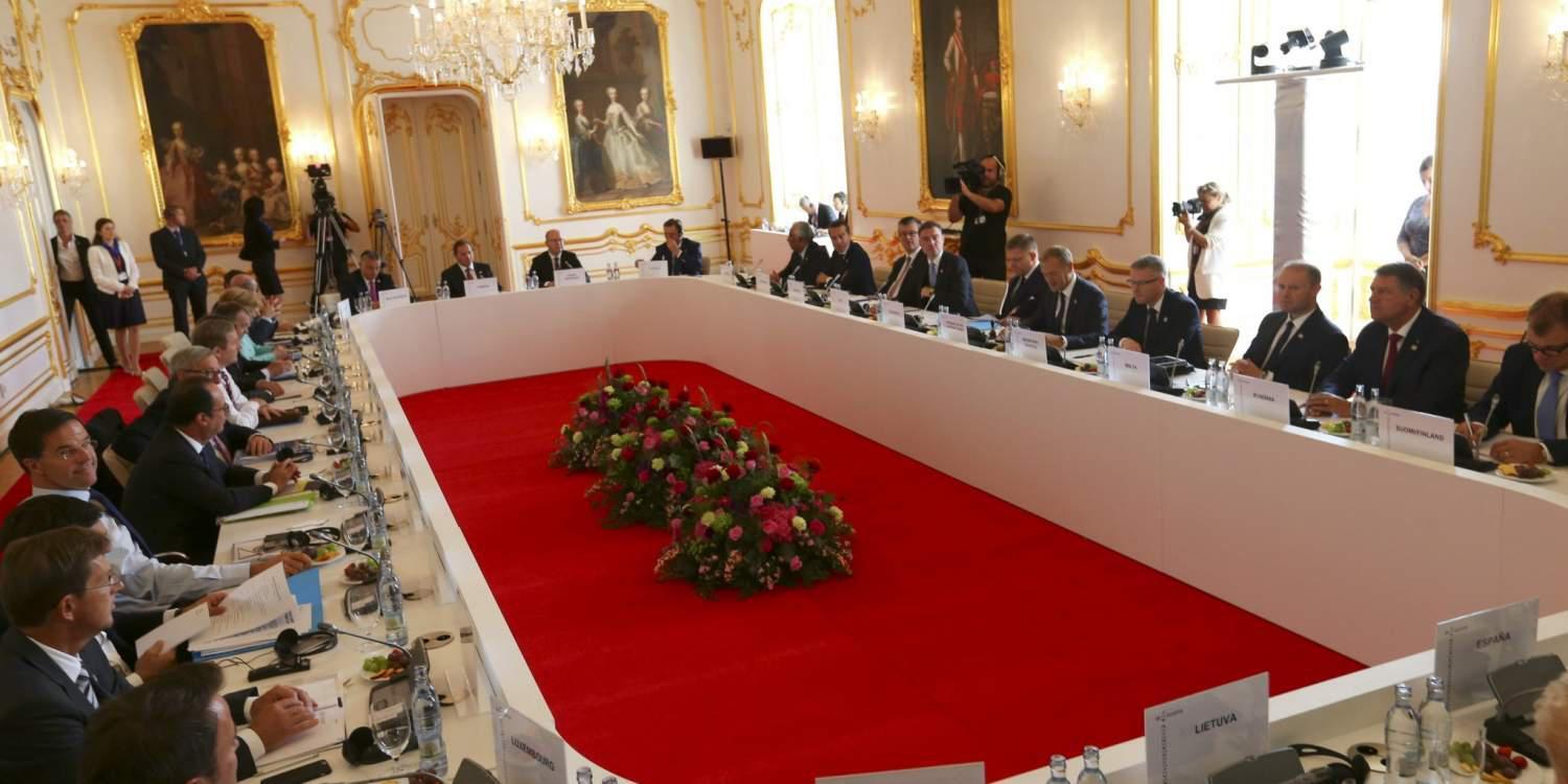 Τσίπρας από Μπρατισλάβα: Η Ευρώπη να σταματήσει να υπνοβατεί
