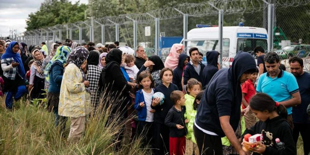 Guardian: Πού πήγαν τα λεφτά που δόθηκαν στους Έλληνες για το προσφυγικό;