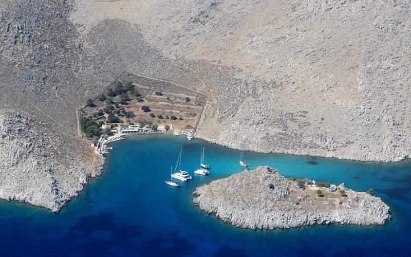 Guardian: Ιδανική η Σύμη για διακοπές το φθινόπωρο [εικόνες]