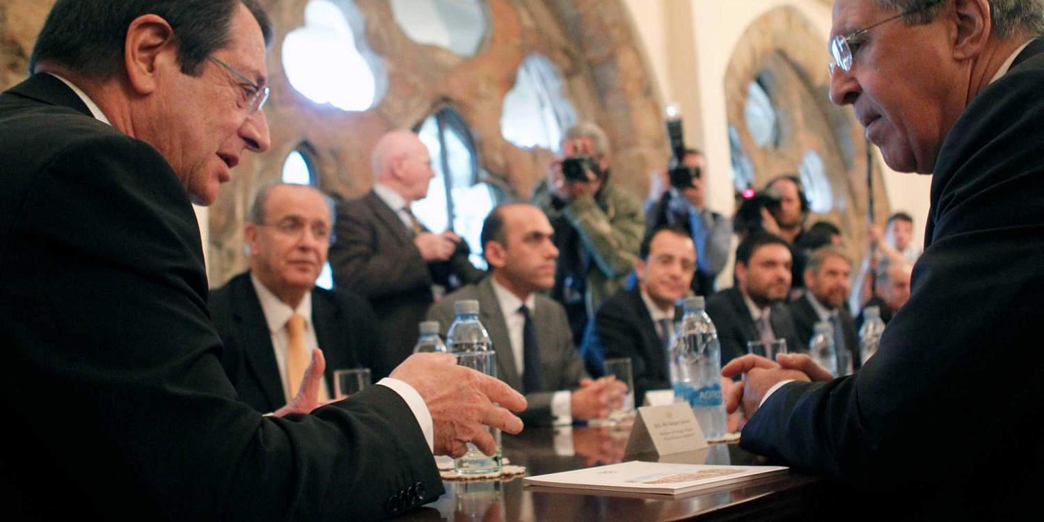 Λύση του Κυπριακού «χωρίς έξωθεν πίεση» υποστηρίζει η Μόσχα