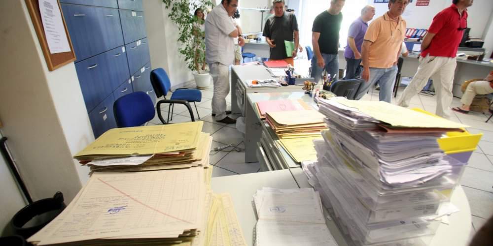 Με 100 ευρώ το κλείσιμο βιβλίων στην εφορία
