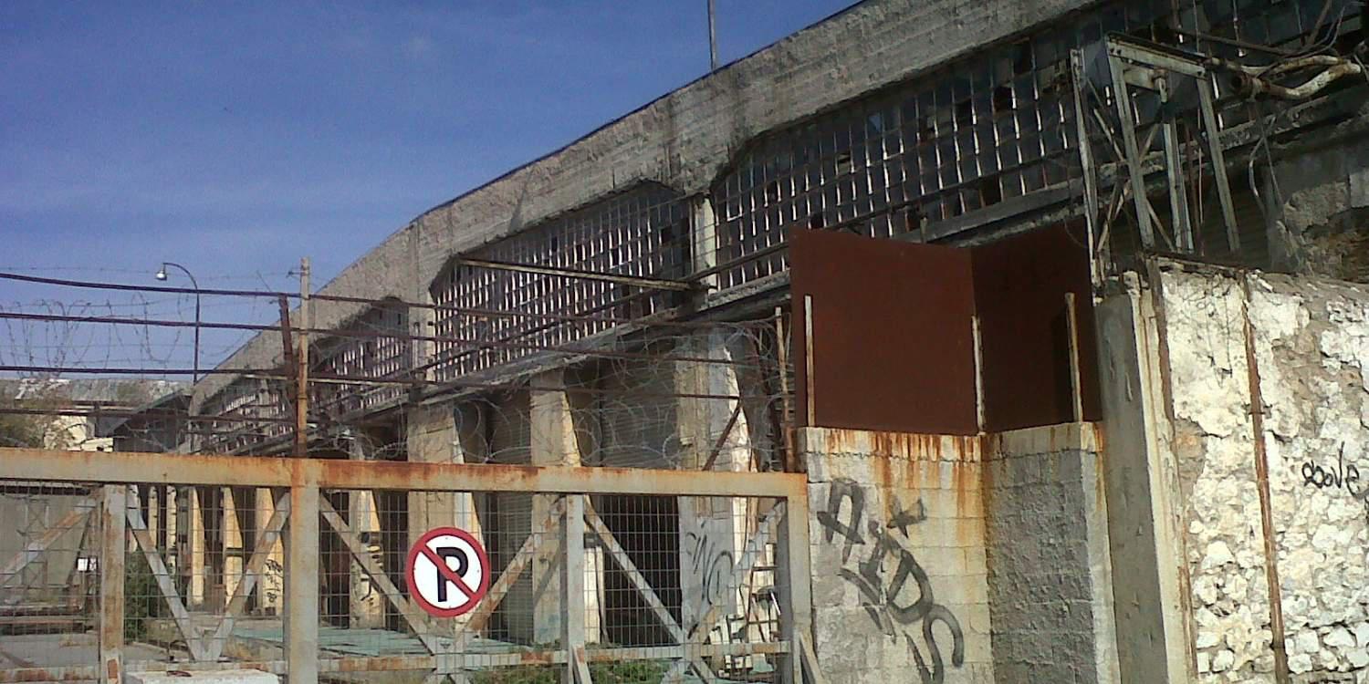 Δεκάδες προσαγωγές μετά τον θανάσιμο τραυματισμό 33χρονου Αφγανού σε εγκαταλελειμμένο εργοστάσιο