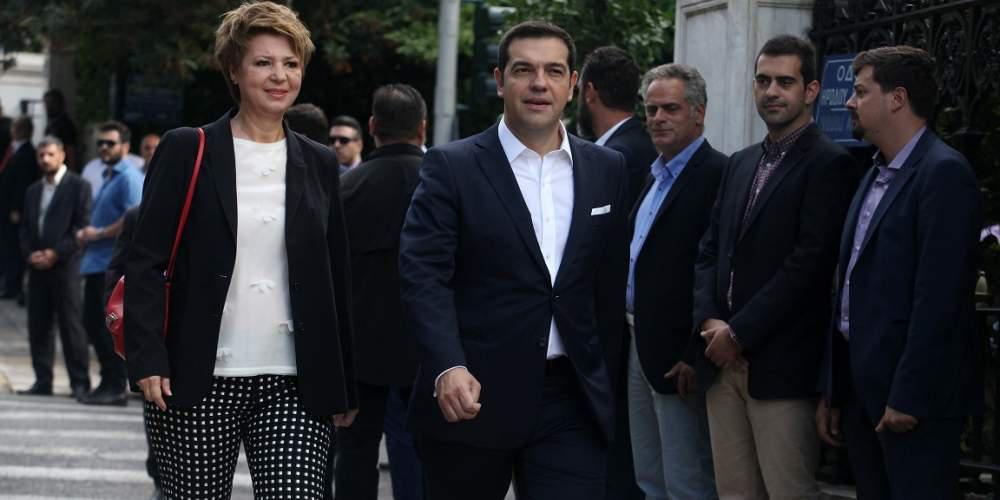 «Αυθαίρετοι» οι 1.700 εργαζόμενοι νόμιμη η «παράγκα» του Μαξίμου