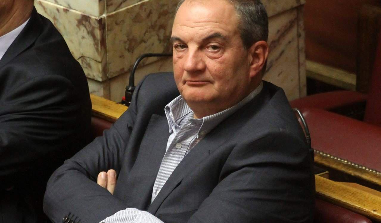 Αιωρούμενη επί έξι μήνες η δικογραφία της υπόθεσης «Πυθία» κατά Καραμανλή