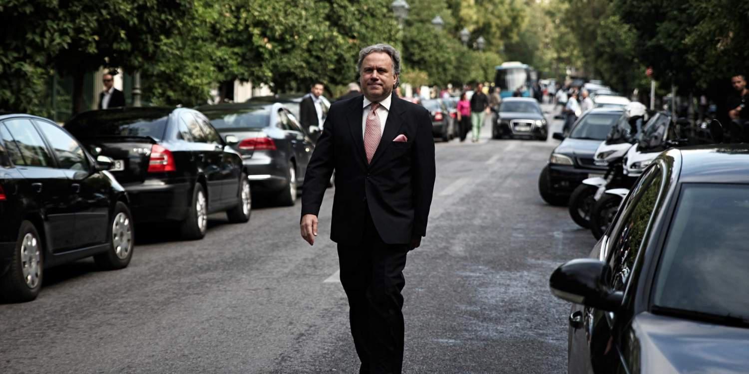 Σε περισσότερες δόσεις το «μαχαίρι» στις επικουρικές – Σάλος με την παρακράτηση αναδρομικών