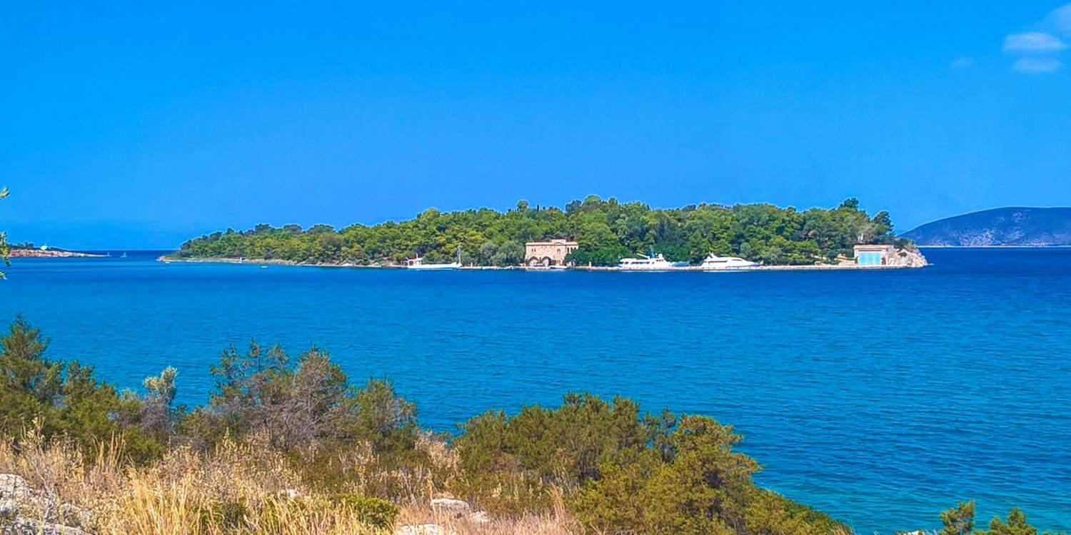 Τζόνι Ντεπ: Η Ελλάδα …Κορωνίδα στο κεφάλι του