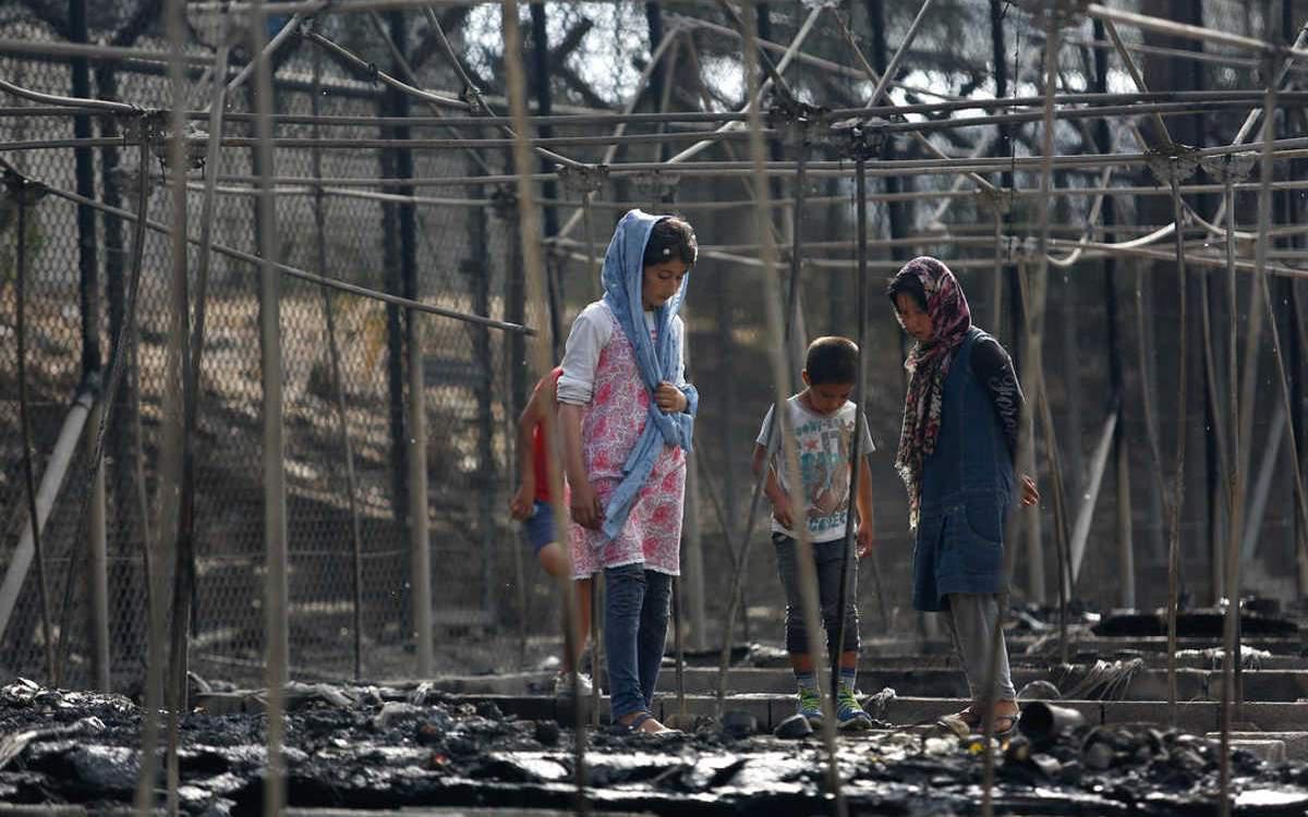 Η επόμενη μέρα στο hot spot της Μόρια – Η καταστροφή μέσα από φωτογραφίες