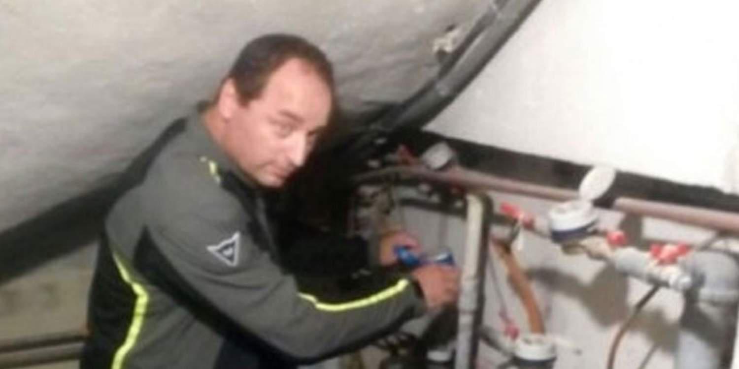 Έκοψαν το νερό στα γραφεία του ΣΥΡΙΖΑ στη Θεσσαλονίκη [βίντεο]