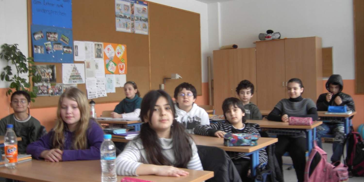 Θρησκευτικά με ινδιάνικη προσευχή, Ριάνα και… διήμερη επιμόρφωση εκπαιδευτικών